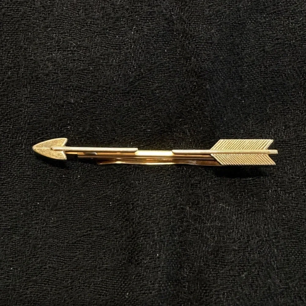 Vintage Hickok USA Arrow Tie Clip Gold Tone Mid Century Mens Bar